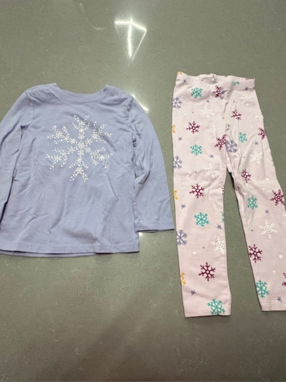 Little Girl 4T Cat & Jack Purple Snow T-Shirt and Leggings Excellent Condition